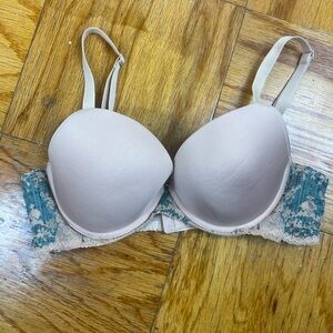 Wacoal Beige and Teal Lace Bra